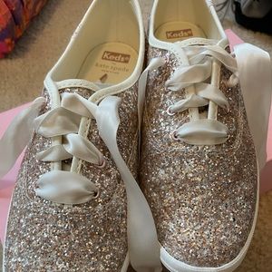 Never worn Kate Spade Keds